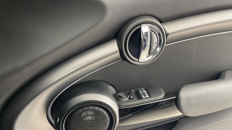 MINI Hatchback 2.0 Cooper S Exclusive 3dr Auto Petrol Hatchback